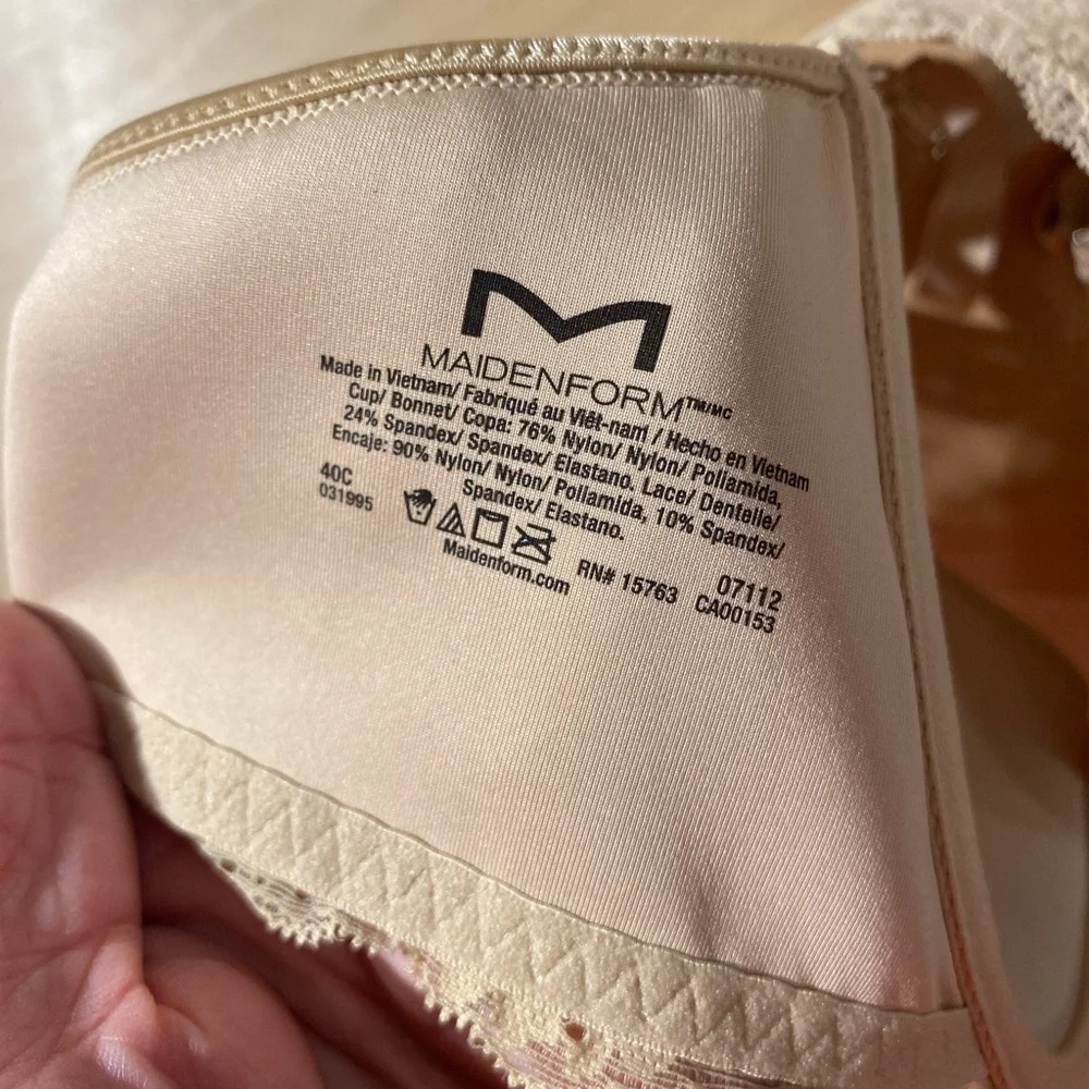 Maidenform Satin Lace Underwire  Bra in Tan 40 C (PQ)
